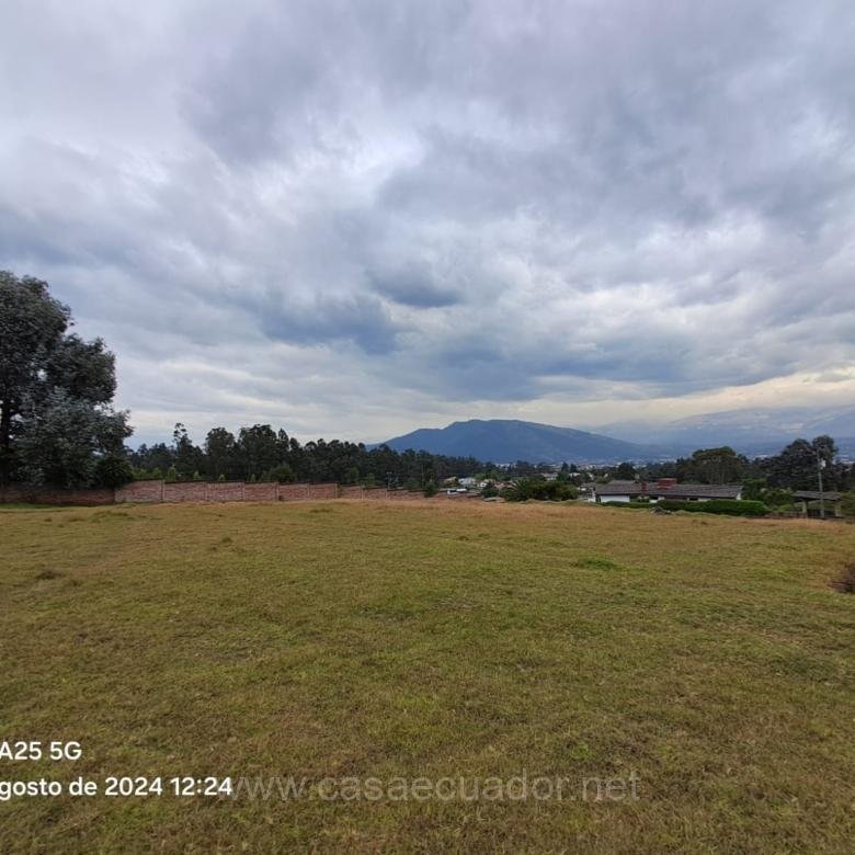 Terreno esquinero en Ontaneda Sur Conocoto