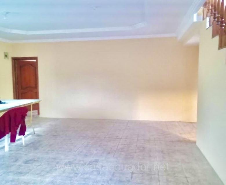 Casa con amplio terreno cerca de Ricaurte