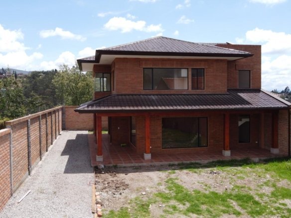 Casa moderna en San José de Balzay Cuenca