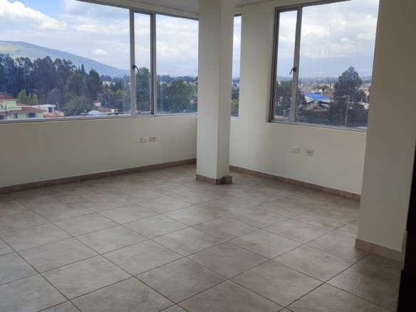Oficina en arriendo en Sangolquí