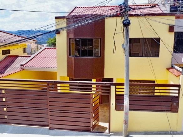 Casa de 4 dormitorios en Parque Industrial Cuenca