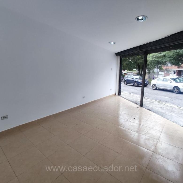Local comercial en renta en Monteserrín sobre la Avenida Eloy Alfaro