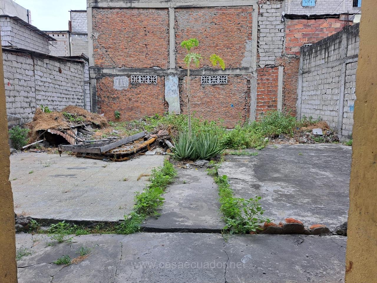 Terreno comercial en Avenida Portete Guayaquil