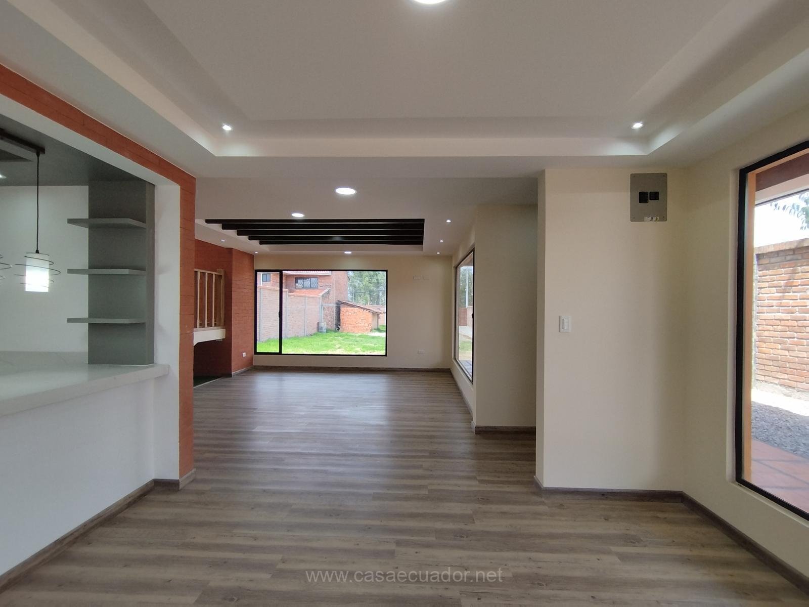 Casa en venta en San José de Balzay Cuenca con amplio terreno