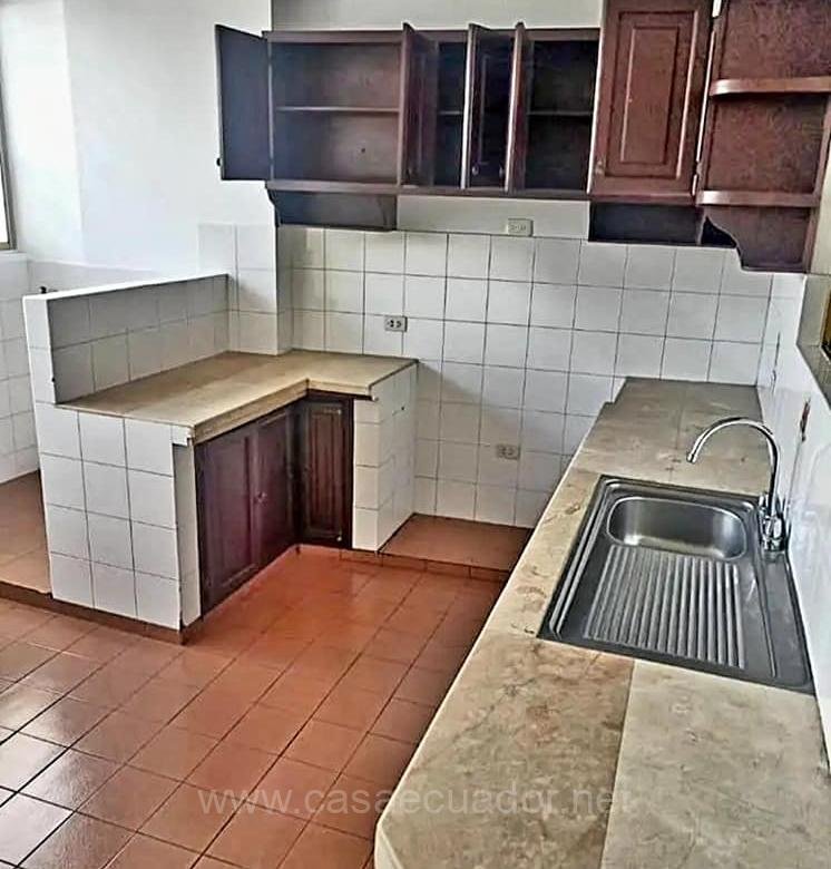 Departamento en alquiler en Santa Clara Quito con 2 dormitorios y parqueadero