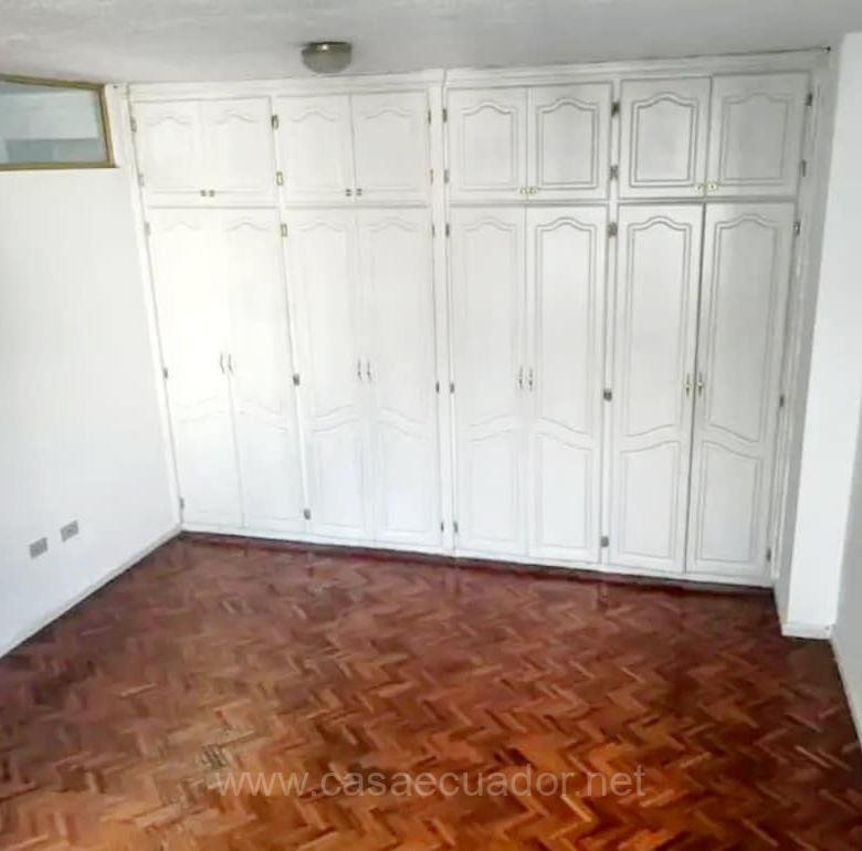 Departamento en alquiler en Santa Clara Quito con 2 dormitorios y parqueadero