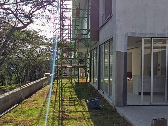 casa de 3 dormitorios en venta en Nayón fachada exterior