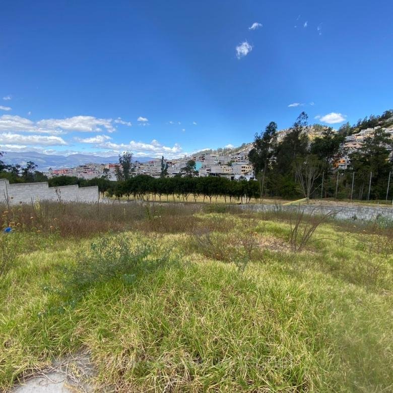 Terreno esquinero en Sierra Hermosa Calderón