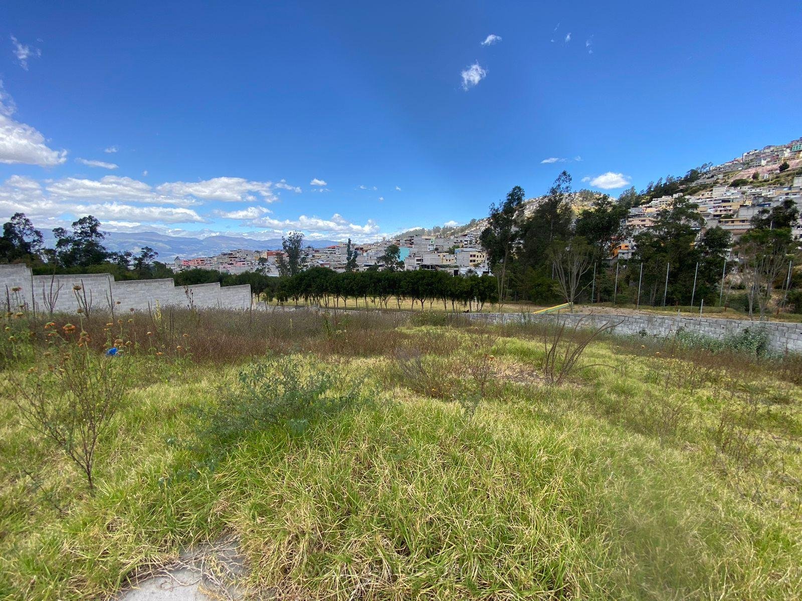 Terreno esquinero en Sierra Hermosa Calderón