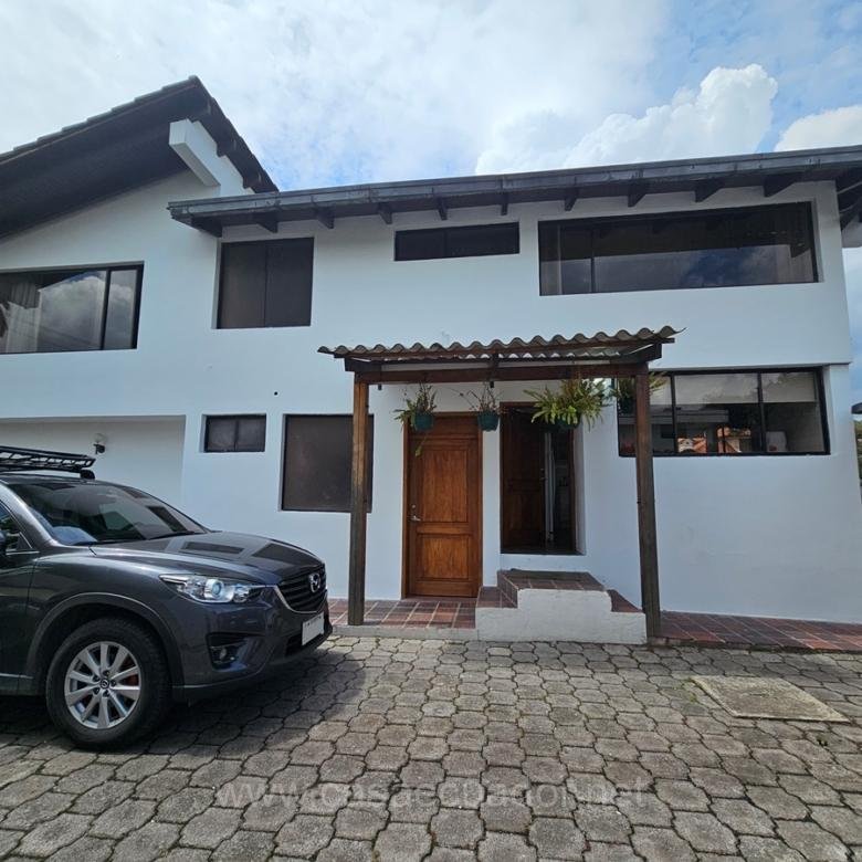 Propiedad de 1321 m² en Quito