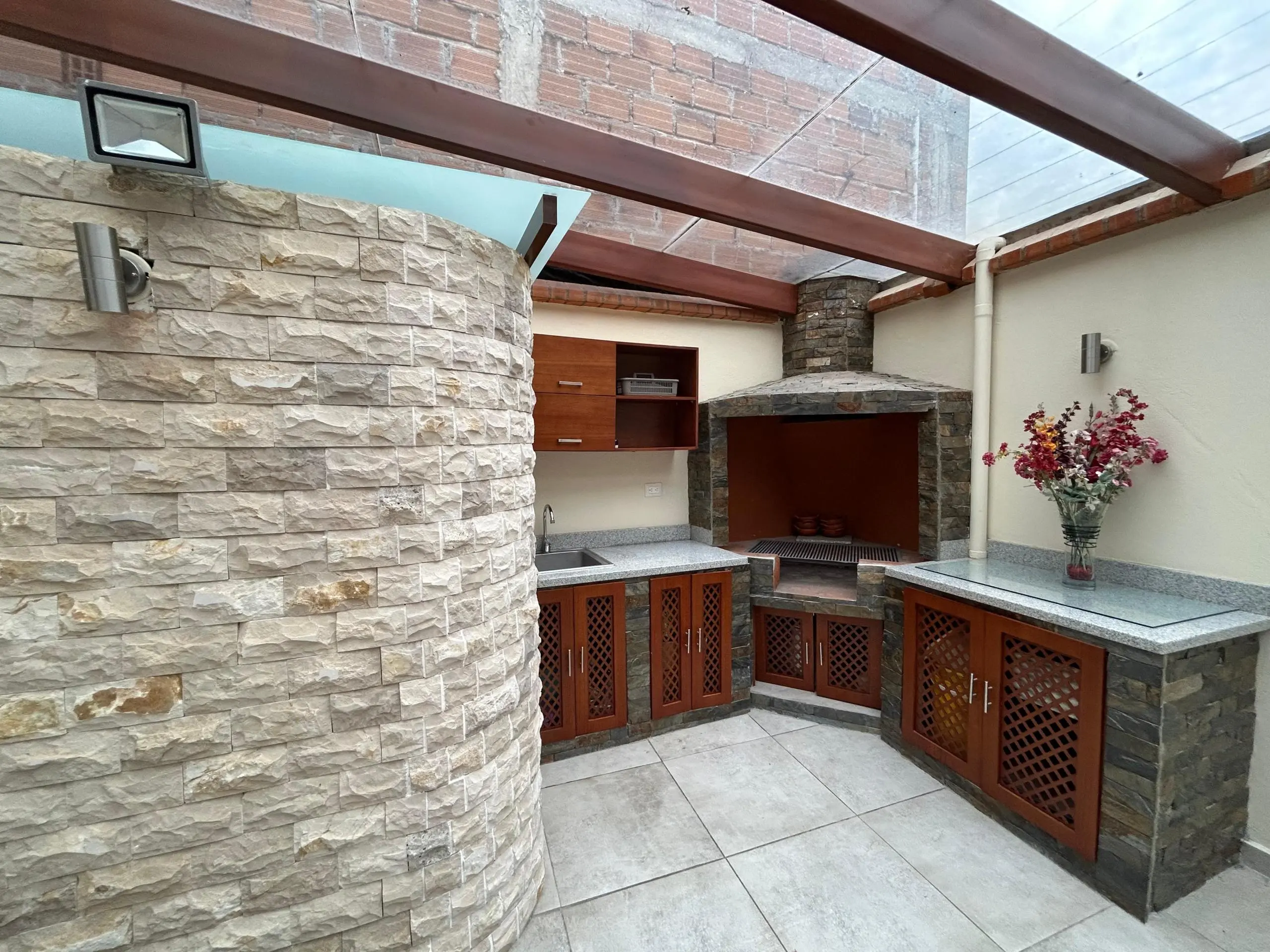 Casa en Venta en Misicata Cuenca con 4 Dormitorios