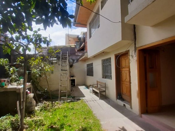 Casa comercial en venta en Cuenca