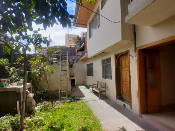 Casa comercial en venta en Cuenca