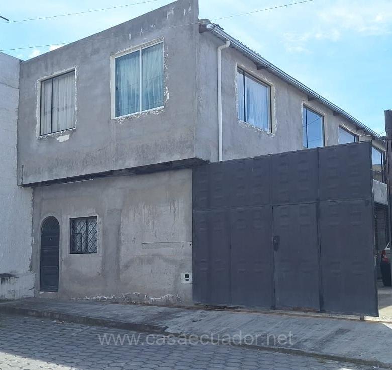 Casa con departamento y local comercial en Ibarra