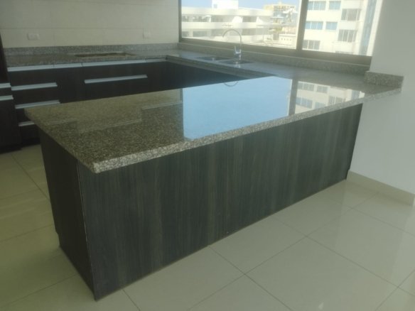 Departamento en Venta en Edificio Aquamira Salinas Frente al Malecón