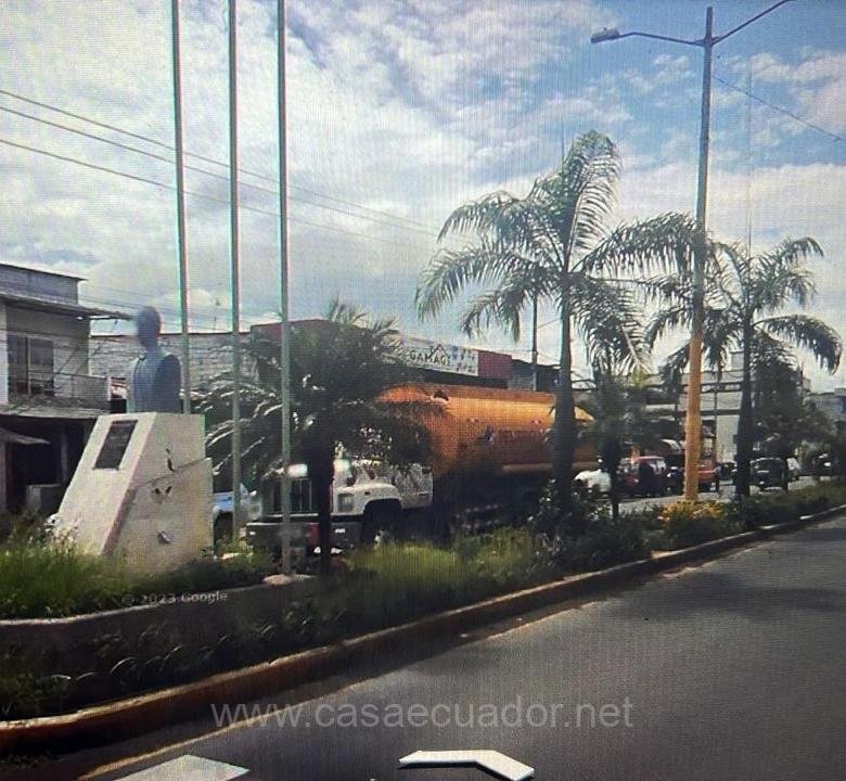 Galpón Comercial en Venta en Pedro Carbo con Oficina y Bodega