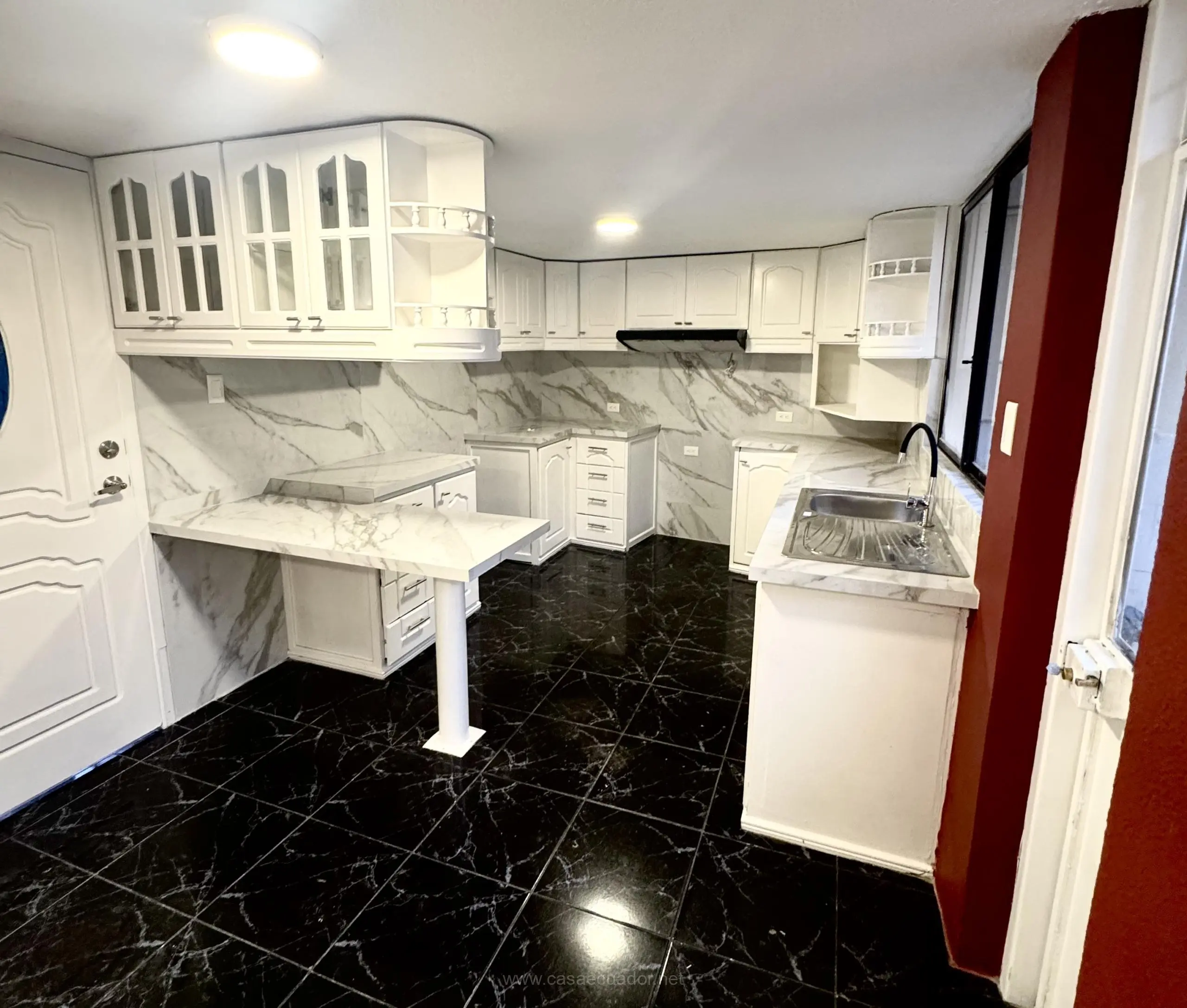 Casa en Venta San Antonio Quito Conjunto Privado