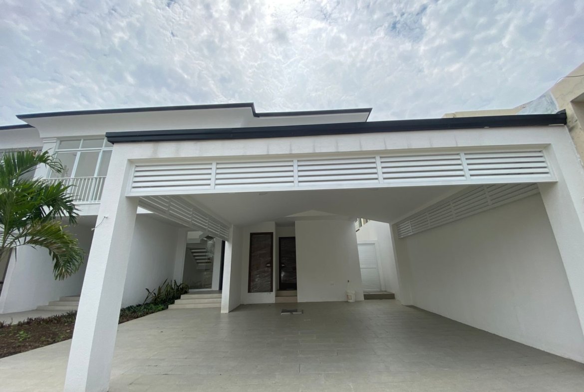 Hermosas Casas Dúplex en Venta – La Puntilla Samborondón