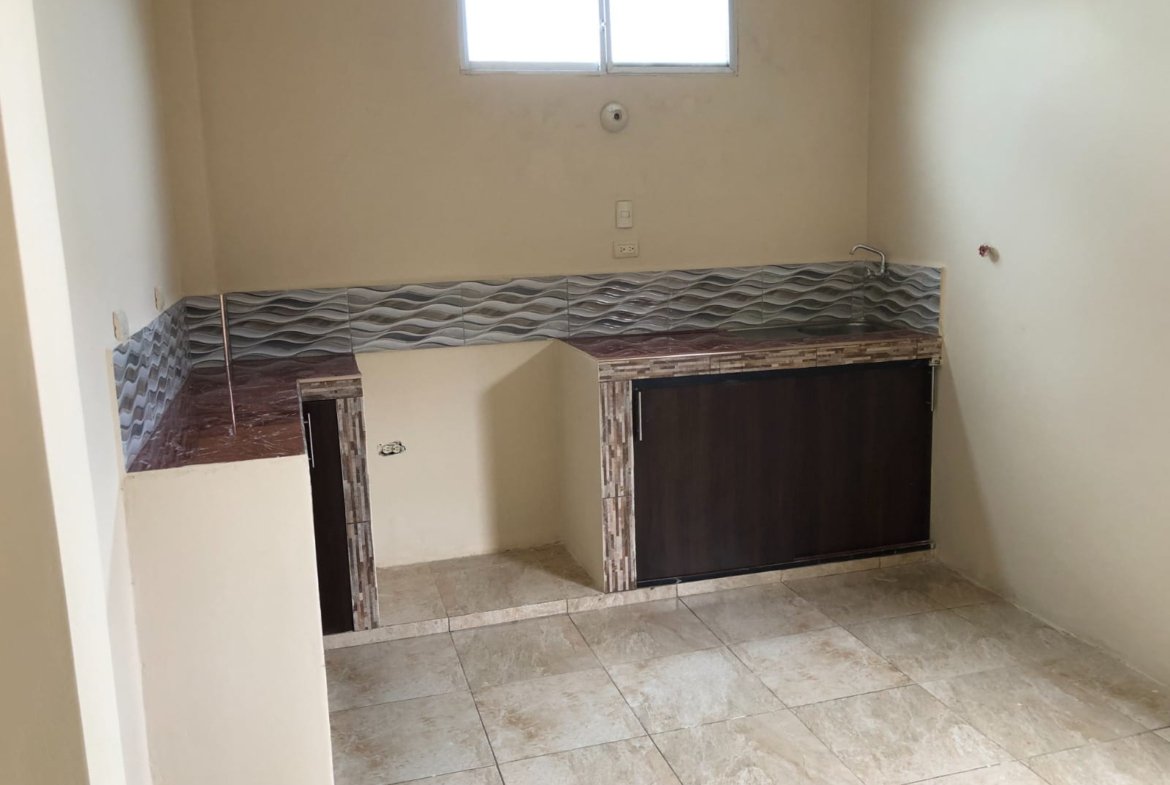 EN VENTA CASA TIPO RENTERA EN DURÁN Cdla. Abel Gilbert 3, cerca de la Aerovía