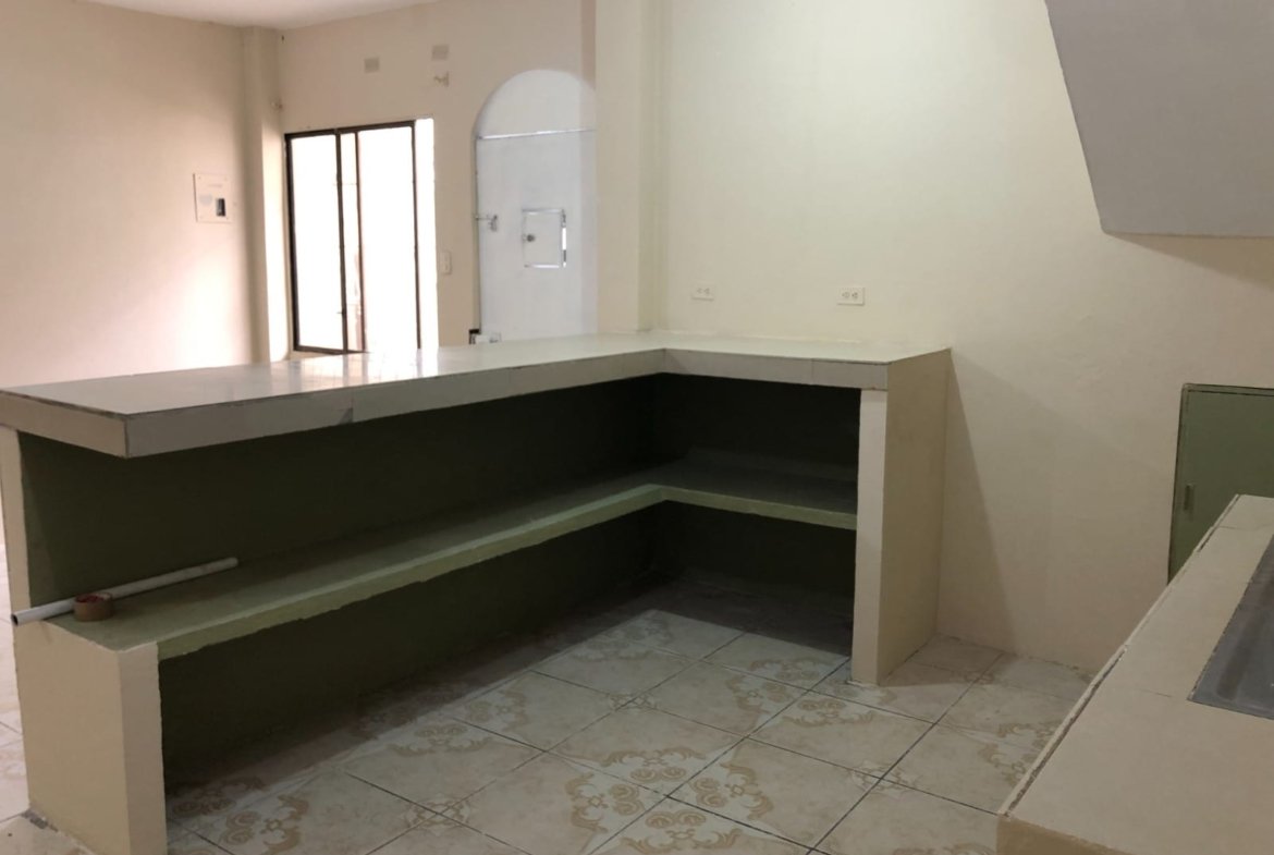 EN VENTA CASA TIPO RENTERA EN DURÁN Cdla. Abel Gilbert 3, cerca de la Aerovía