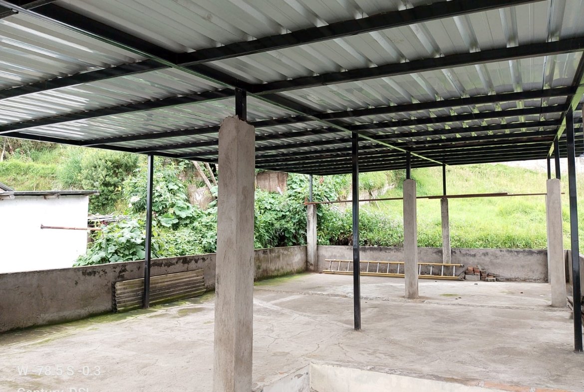Venta casa independiente en La Argelia, Sur de Quito.