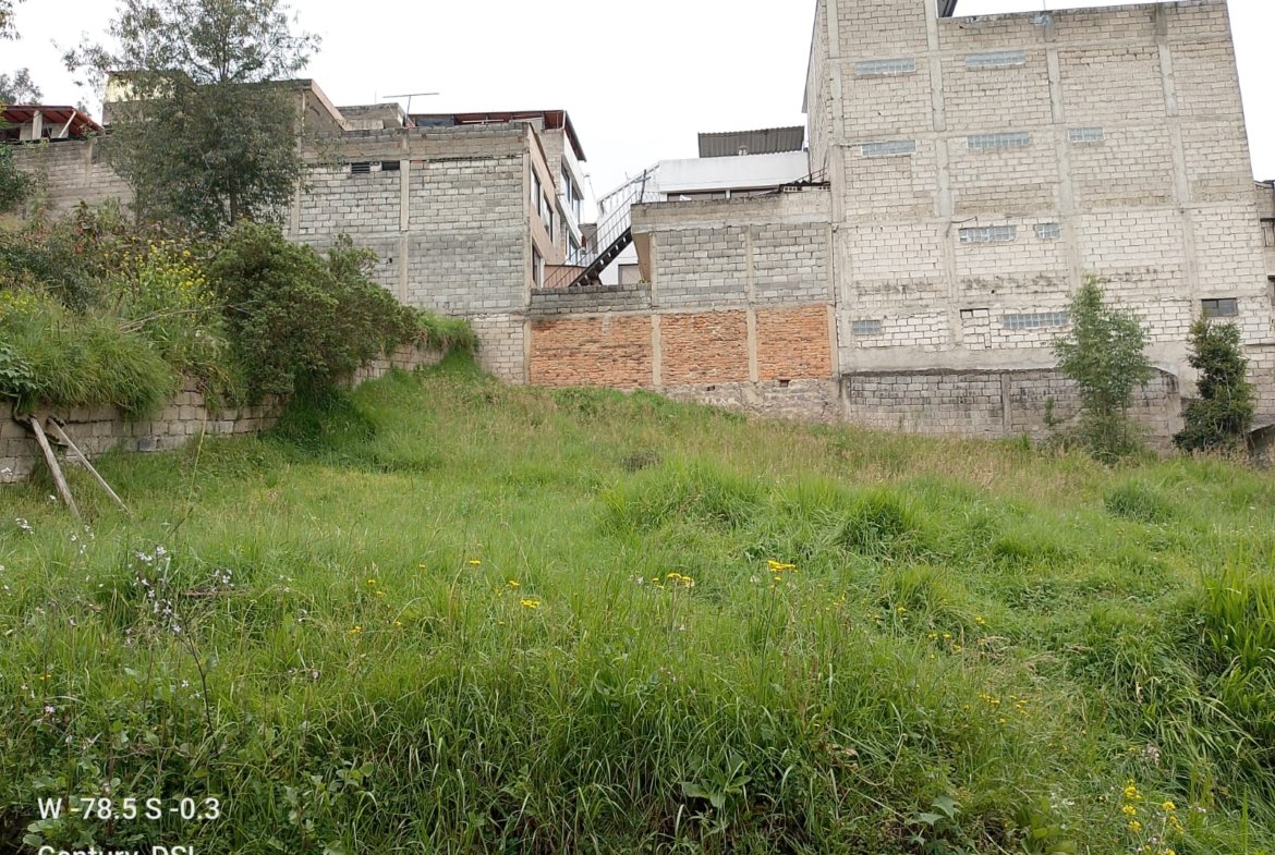 Venta casa independiente en La Argelia, Sur de Quito.