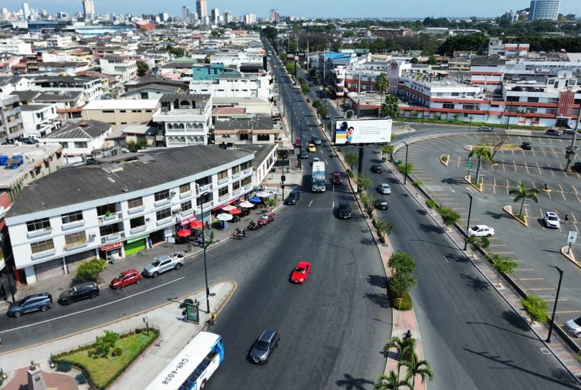ALQUILO LOCAL COMERCIAL EN KENNEDY NORTE
