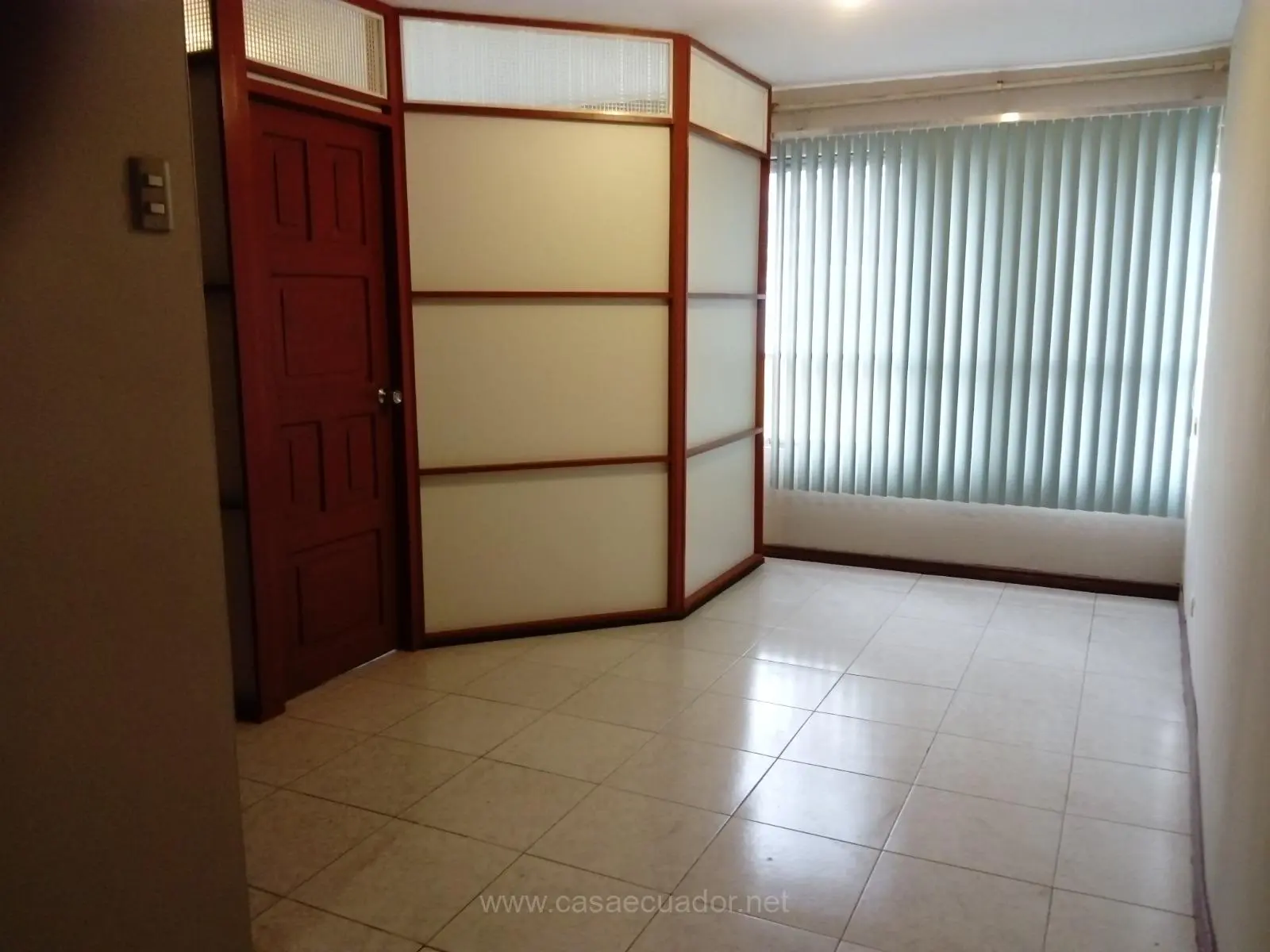 Lindo Departamento En Esmeraldas Y 9 De Octubre, Zona Estratégica