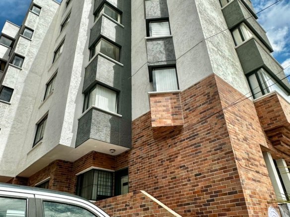 local comercial en venta Granados Quito de 125 m² con 2 parqueaderos doble acceso y ubicación estratégica en Los Granados