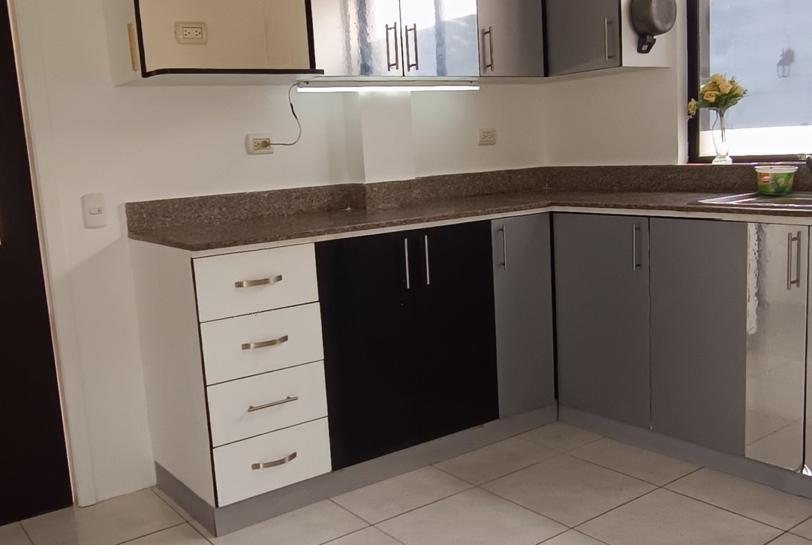 Vendo casa de 4 Dormitorios en Ciudad Celeste