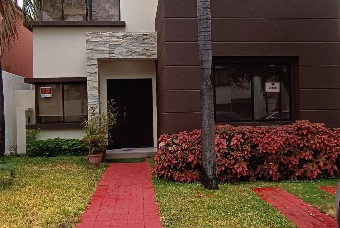 Vendo casa de 4 Dormitorios en Ciudad Celeste