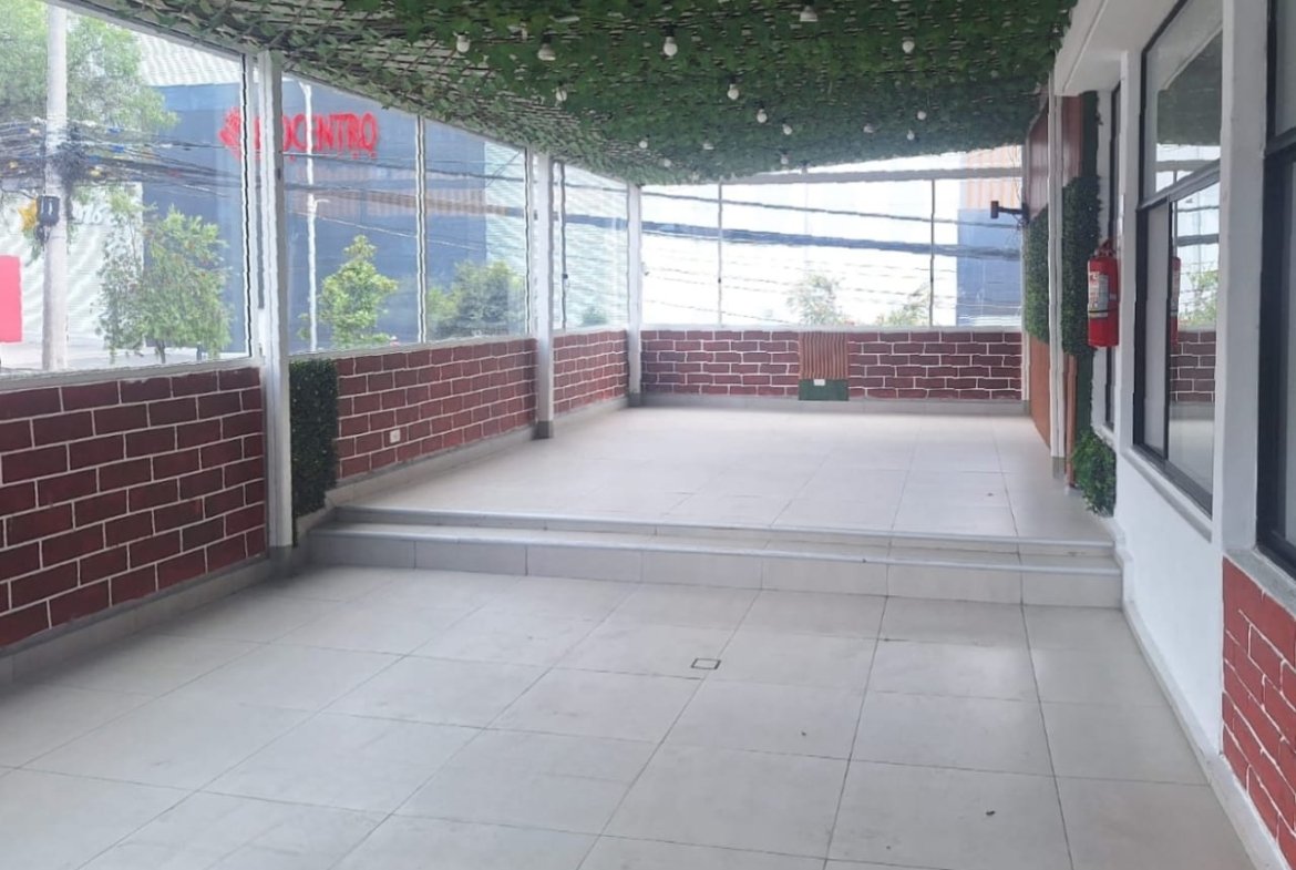 SE ARRIENDA LOCAL COMERCIAL – NORTE DE QUITO