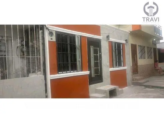 casa en venta sauces 6 guayaquil con 3 dormitorios patio y cocina estilo americano para familia moderna