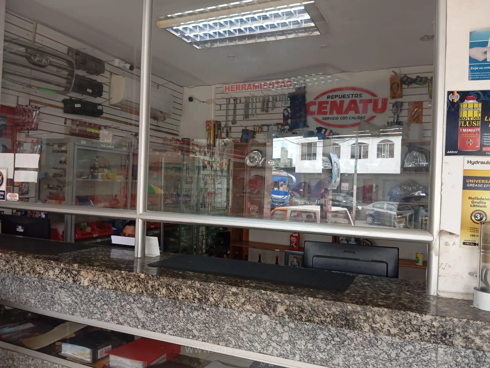 Alquilo Vendo Local Esquinero Zona Codesa, Esmeraldas