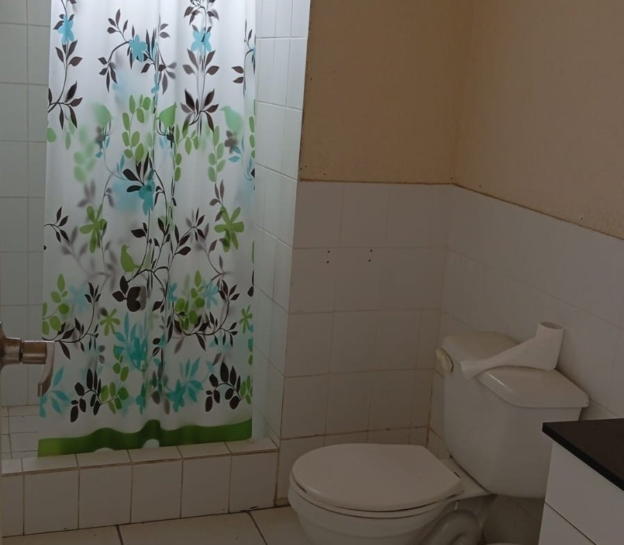 VENTA DE DEPARTAMENTO – CASTELNOUVO, ESMERALDAS ¡Excelente oportunidad cerca de la playa! ✨ Características: 🛏️ 2 dormitorios 🏊 Piscina en el conjunto 🚶‍♂️ A pocos pasos de la playa 🔒 Zona tranquila y segura Ideal para vivir, vacacionar o invertir 💰 Precio: $28.000 📞 Interesados, contactarme para más información y visitas. #Esmeraldas #Castelnouvo #DepartamentoEnVenta #OportunidadUnica #InversionInmobiliaria VENTA DE DEPARTAMENTO – CASTELNOUVO, ESMERALDAS ¡Excelente oportunidad cerca de 28.000,00$Precio Cantidad* 1 Agregar al carrito