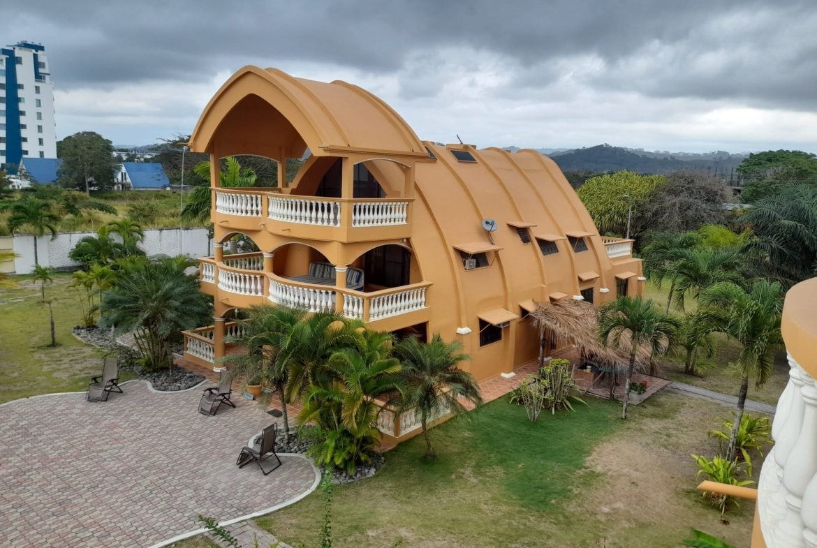 VENTA DE COMPLEOJO E N ATACAMES  COMPLEJO DE RECREACIÓN Y EVENTOS – FRENTE AL MAR  Disponible para ALQUILER o VENTA