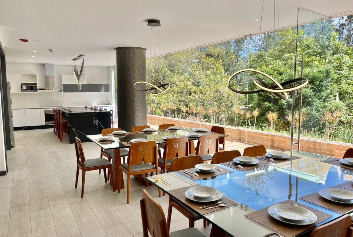 APARTAMENTO DE LUJO DENTRO DE URBANIZACION SEGURIDAD PRIVADA 24/7 365