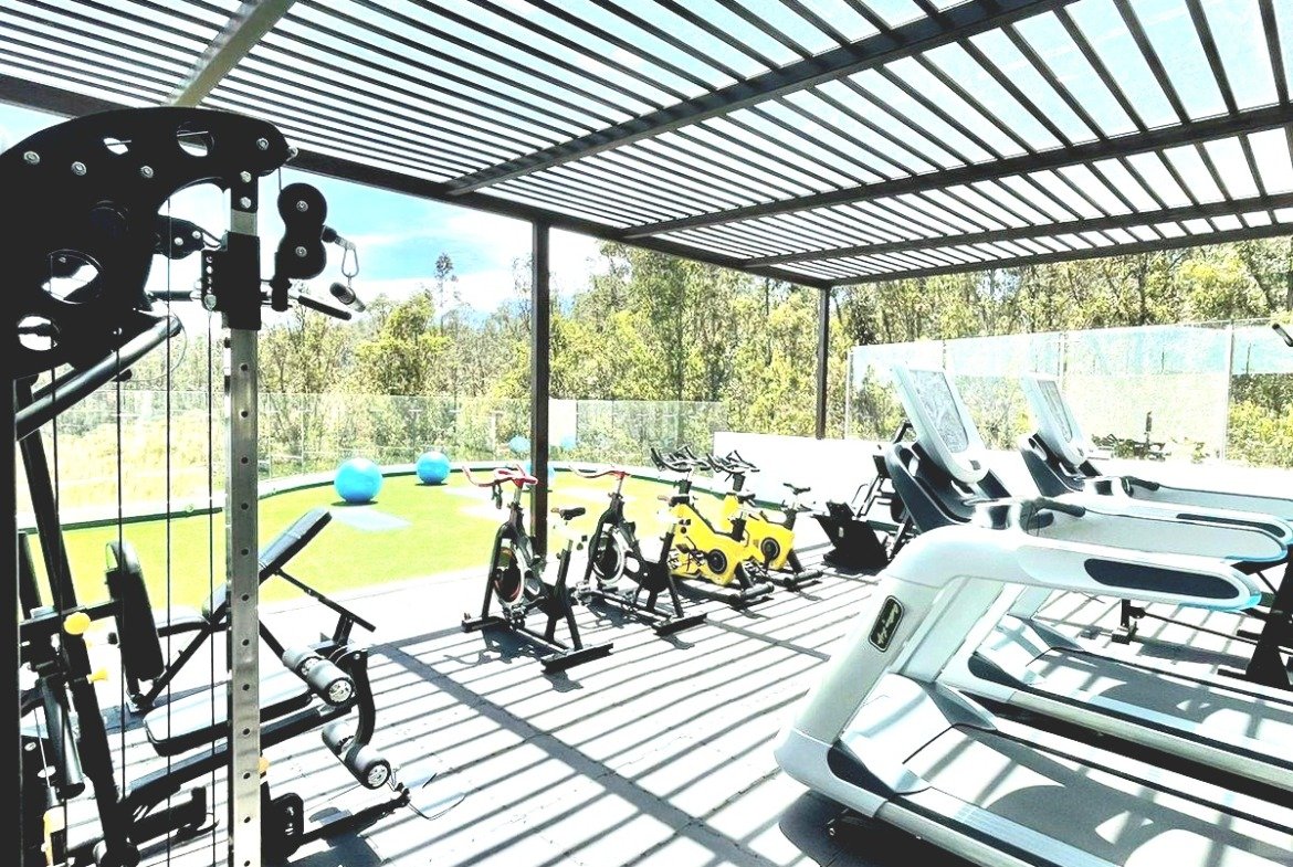 APARTAMENTO DE LUJO DENTRO DE URBANIZACION SEGURIDAD PRIVADA 24/7 365