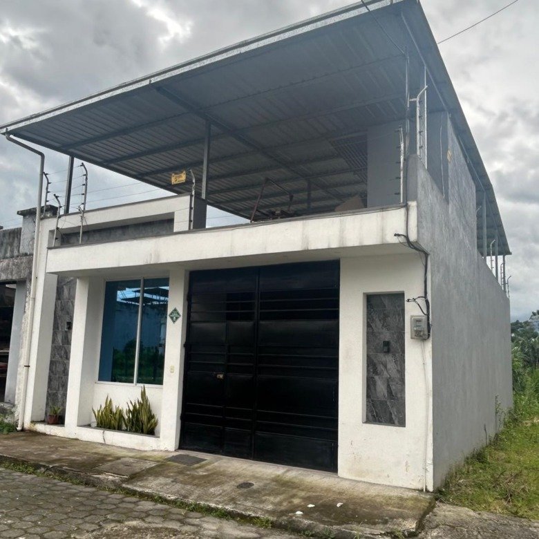casa en venta coop chiguilpe santo domingo con terraza techada y planos aprobados para ampliacion Ecuador oferta