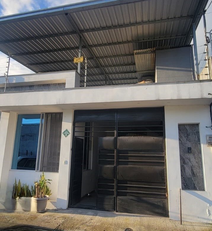 casa en venta coop chiguilpe santo domingo con terraza techada y planos aprobados para ampliacion Ecuador oferta hoy