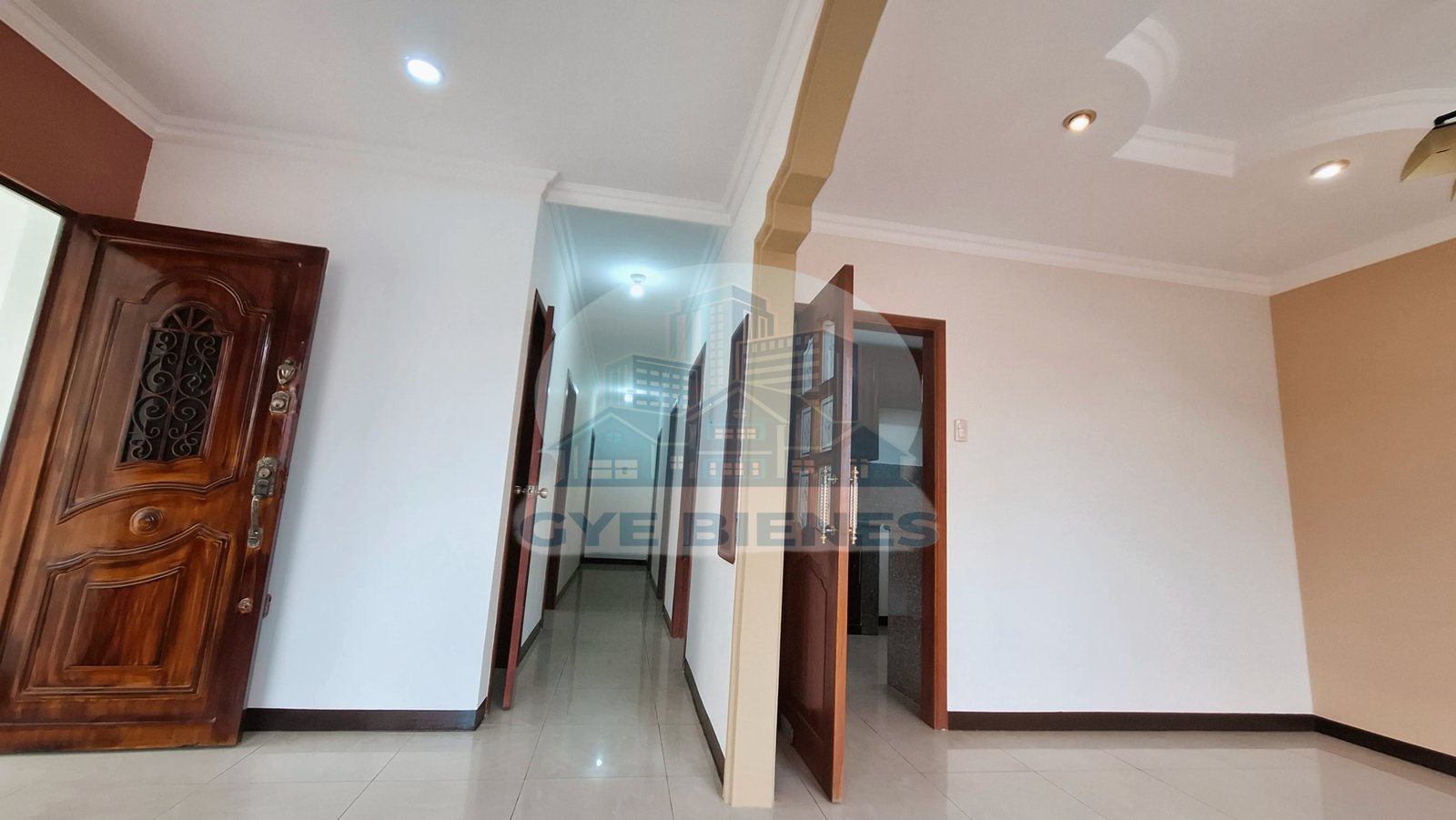 Casa con 2 departamentos por estrenar en Cdla. Bellavista Guayaquil Ecuador