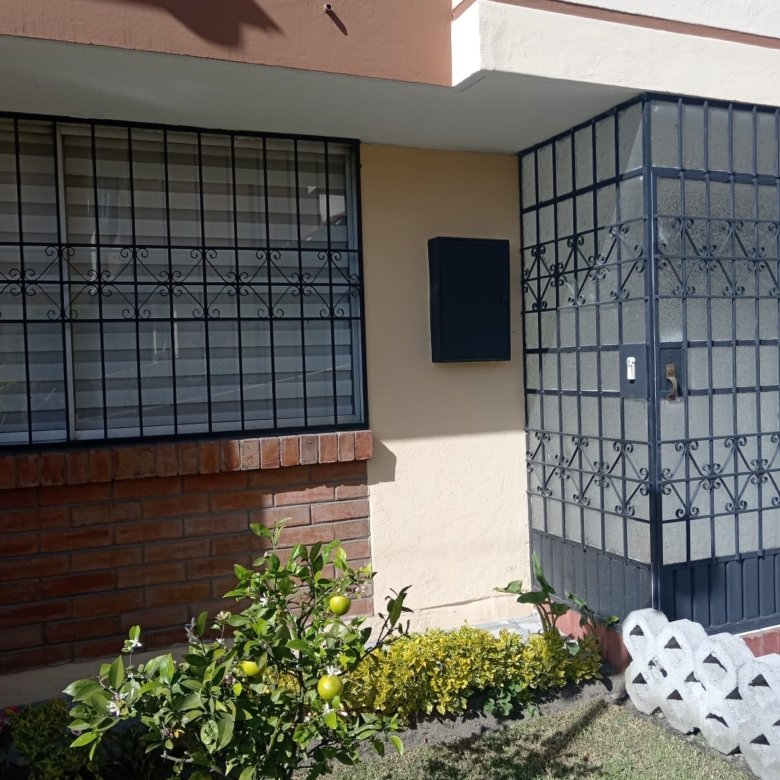 Casa totalmente renovada ubicada al norte de Quito