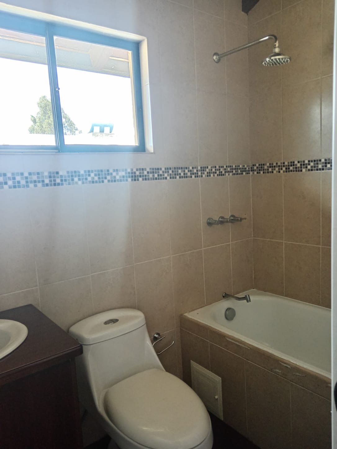 Casa totalmente renovada ubicada al norte de Quito
