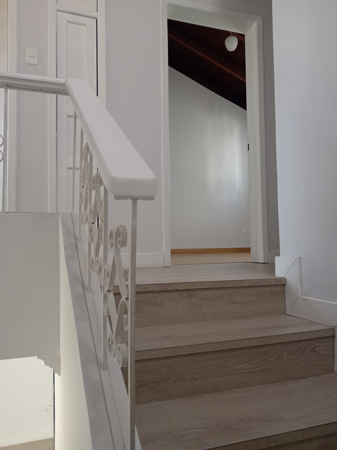 Casa totalmente renovada ubicada al norte de Quito