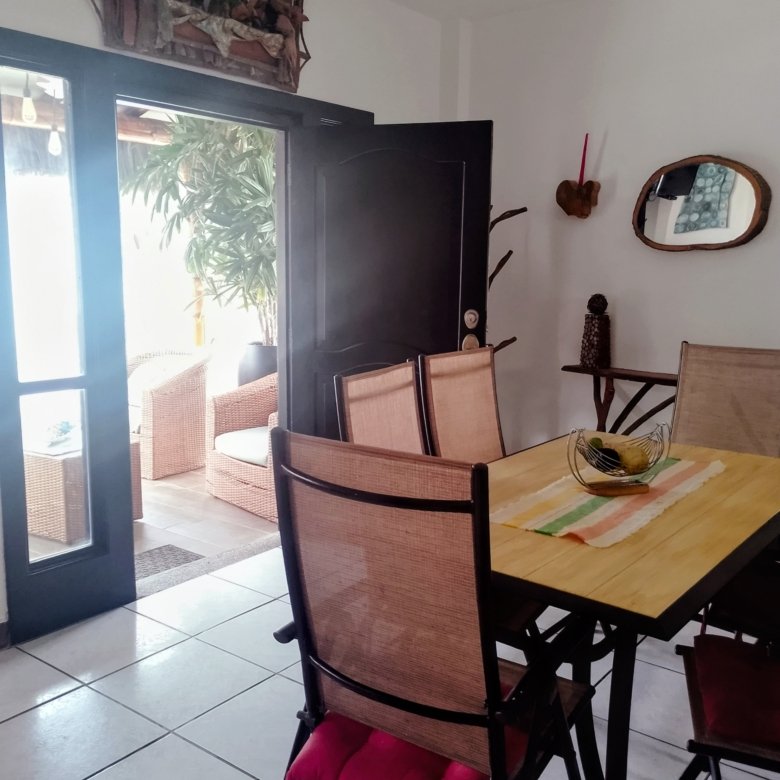 Casa con piscina en venta en Data de Villamil cerca de la playa
