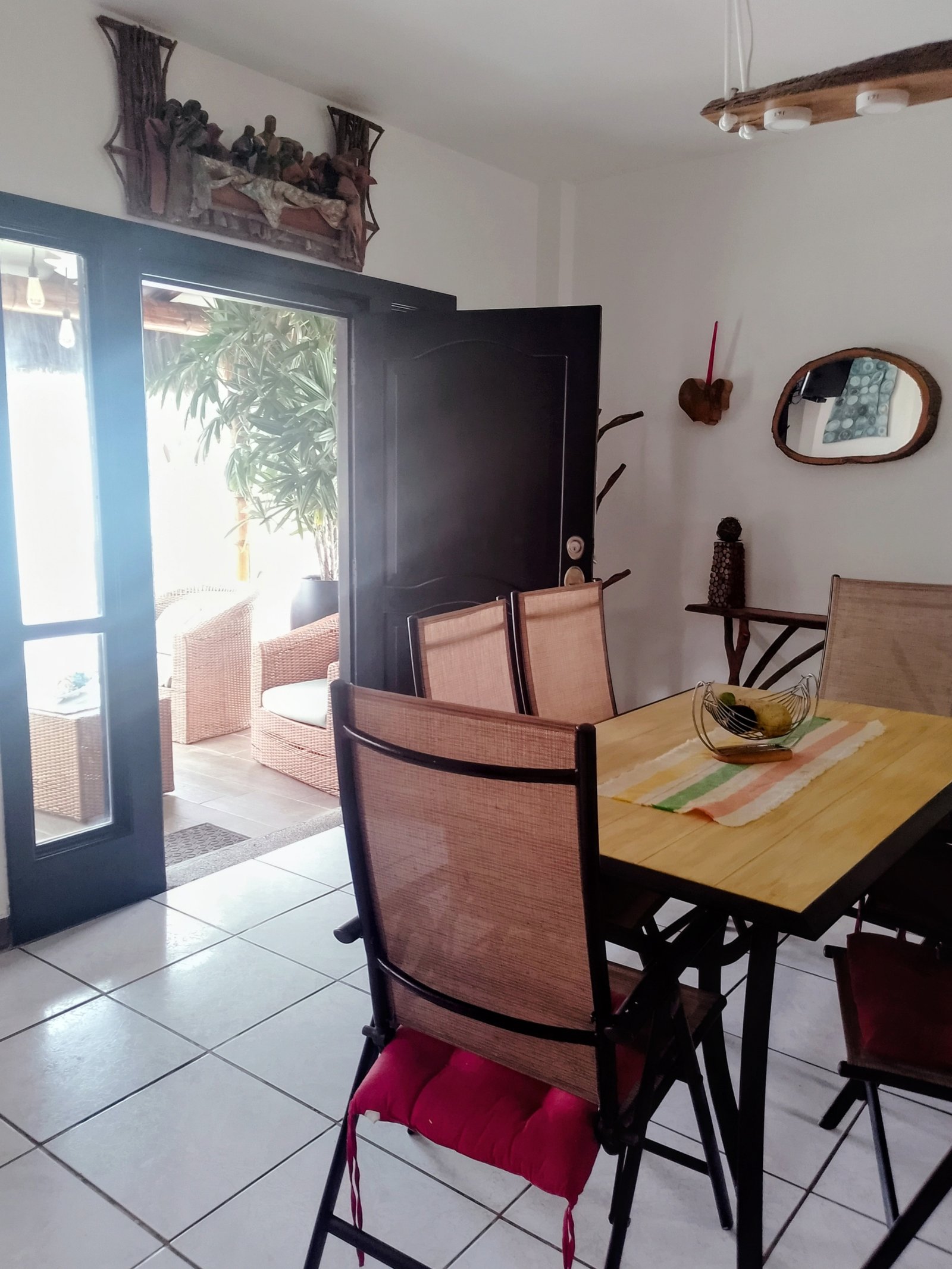 Casa con piscina en venta en Data de Villamil cerca de la playa