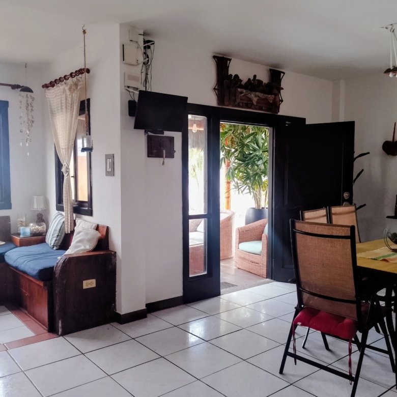 Casa con piscina en venta en Data de Villamil cerca de la playa