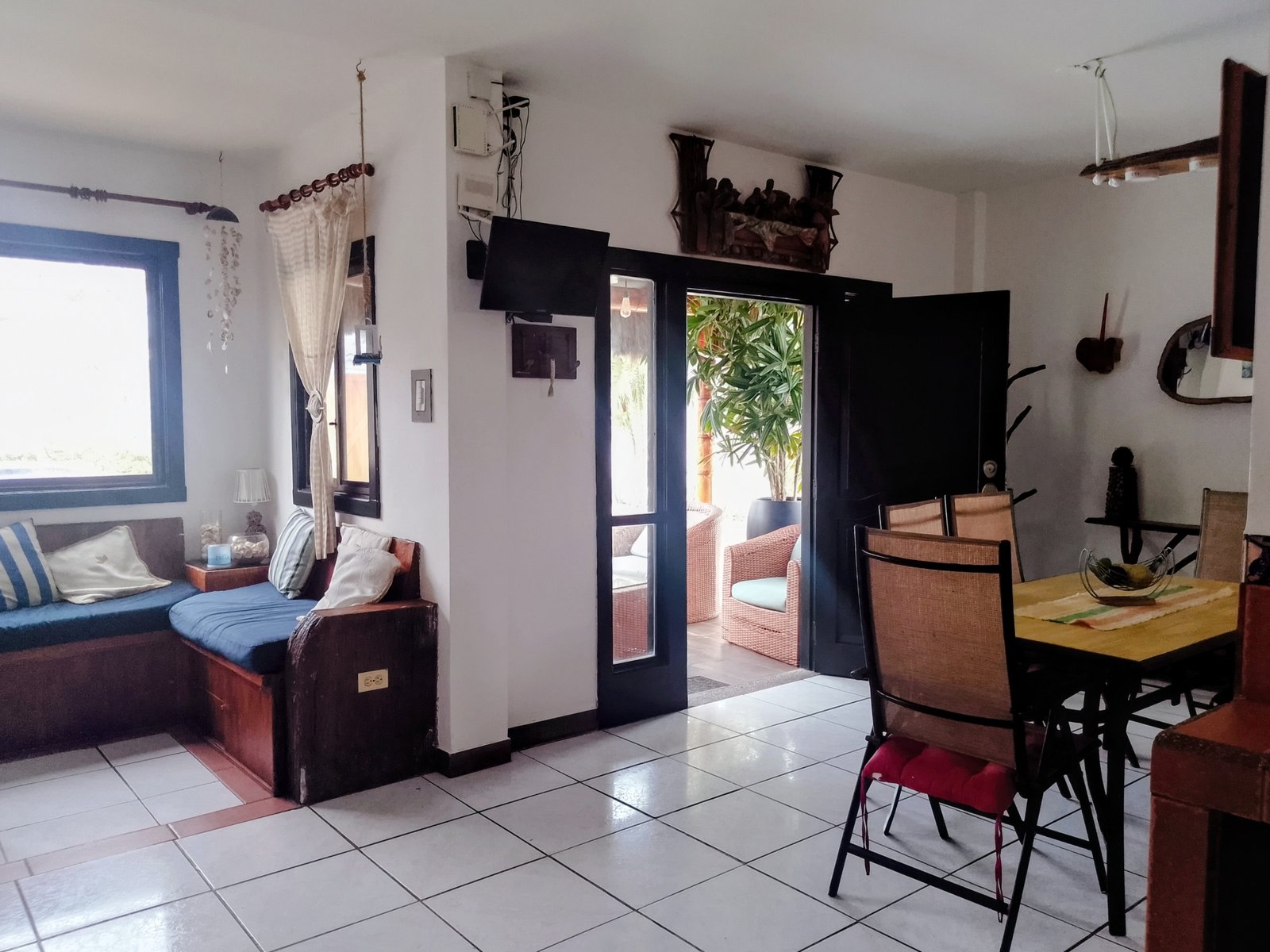 Casa con piscina en venta en Data de Villamil cerca de la playa