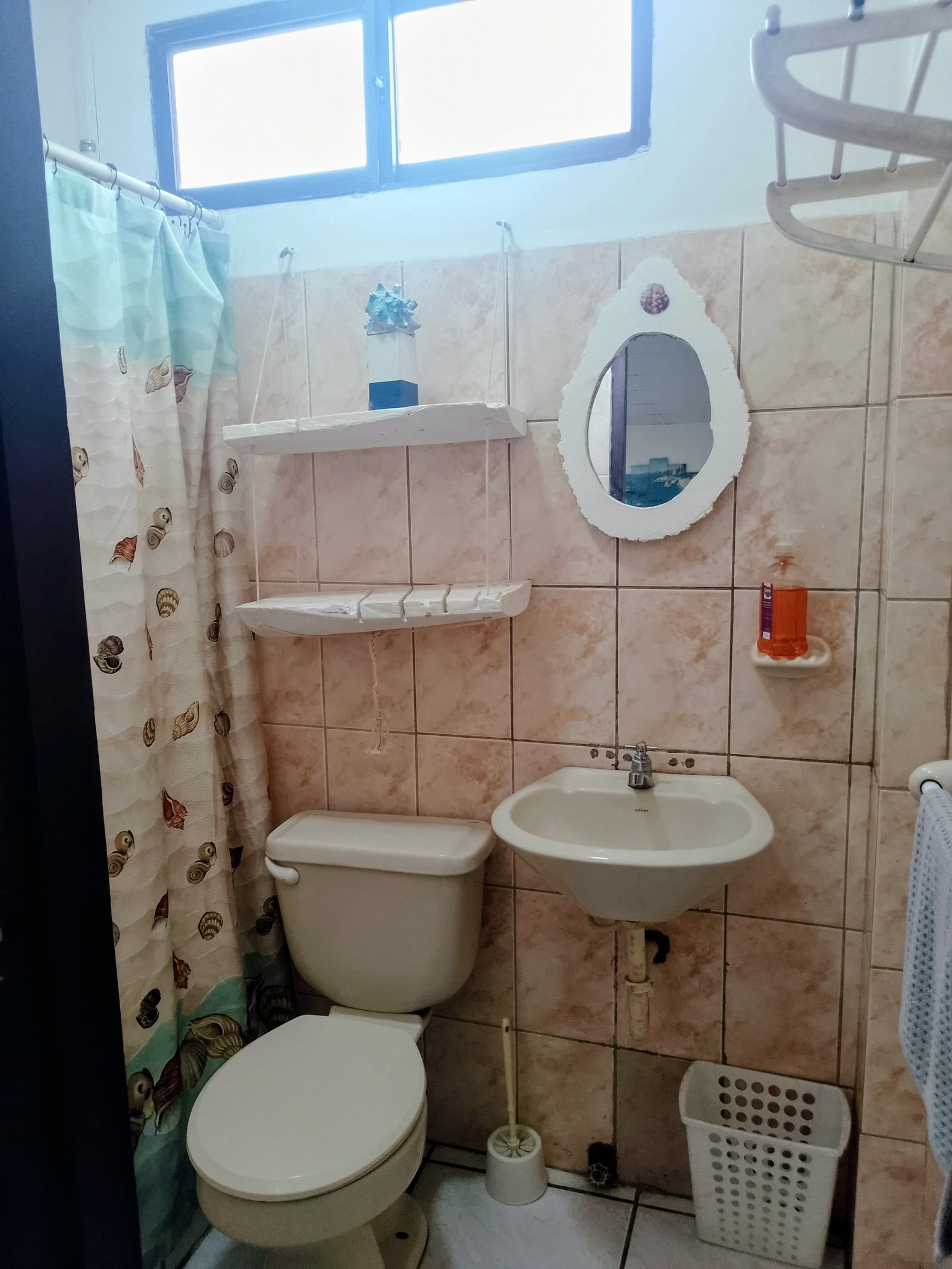 Casa con piscina en venta en Data de Villamil cerca de la playa