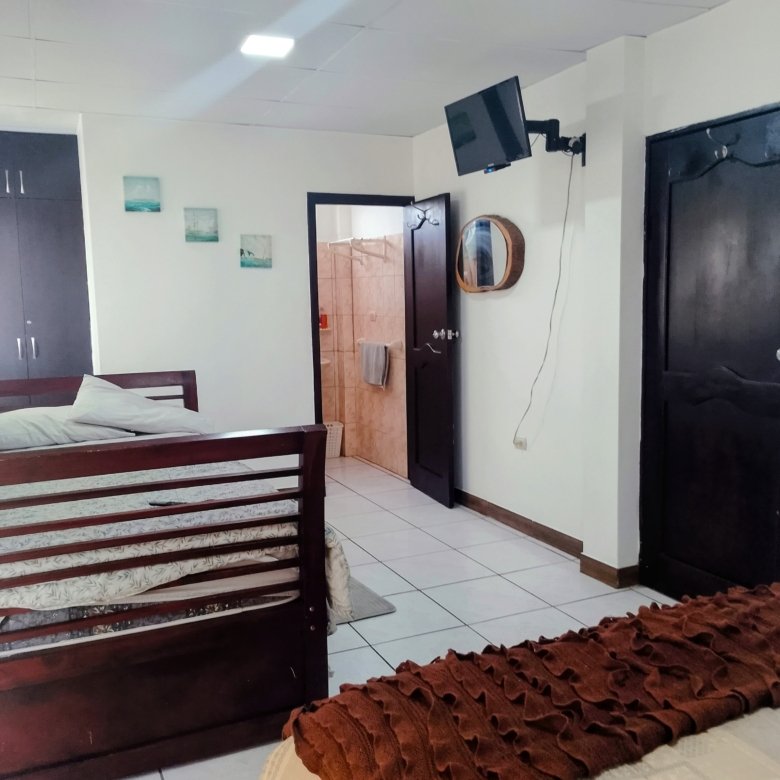 Casa con piscina en venta en Data de Villamil cerca de la playa